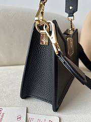 Fortok Valentino Garavani Vlogo Leather Shoulder Bag In Black Grainy Calfskin 24×14.5x8cm - 6