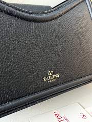 Fortok Valentino Garavani Vlogo Leather Shoulder Bag In Black Grainy Calfskin 24×14.5x8cm - 3
