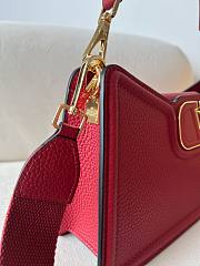 Fortok Valentino Garavani Vlogo Leather Shoulder Bag In Red Grainy Calfskin 24×14.5x8cm - 4