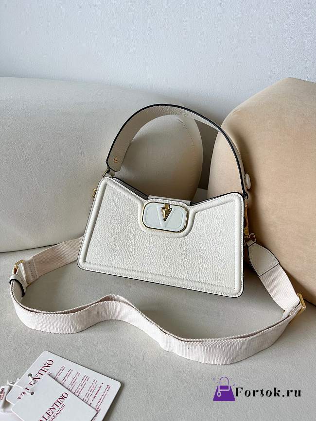 Fortok Valentino Garavani Vlogo Leather Shoulder Bag In White Grainy Calfskin 24×14.5x8cm - 1