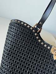 Fortok Valentino Garavani Rockstud Woven Raffia Shopping Bag Black 30x14x30cm - 4