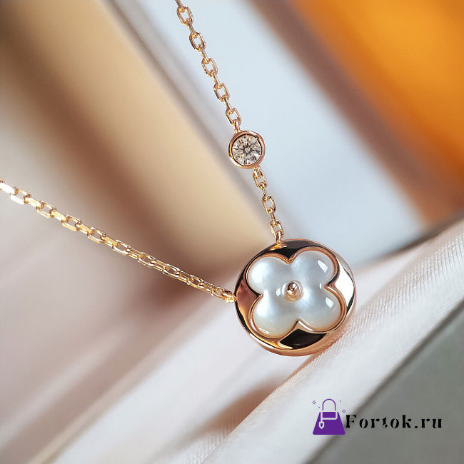 Fortok Fortok Louis Vuitton Round Natural White Pearl Necklace in Rose Gold - 1