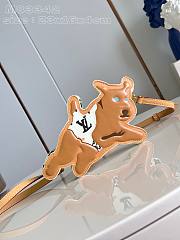 Fortok Louis Vuitton White Dog On Strap M83342 23x16x4cm - 1