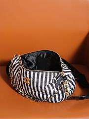 Fortok Chanel Hobo Bag Printed Fabric & Gold Metal White & Black AS4698 16x30x10cm - 3