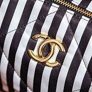 Fortok Chanel Hobo Bag Printed Fabric & Gold Metal White & Black AS4698 16x30x10cm - 2