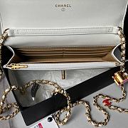 Fortok Chanel 24P Woc Flap Bag White With Colorful Buckles AP3938 19cm - 3