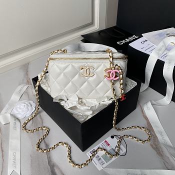 Fortok Chanel 24A Cosmetic Bag White AP3940 17cm