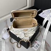 Fortok Chanel 24A Cosmetic Bag White AP3940 17cm - 3