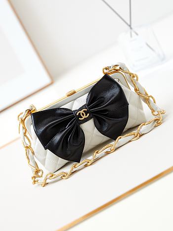 Fortok Chanel Black Bow Bag in White AP4027 14x21x5cm