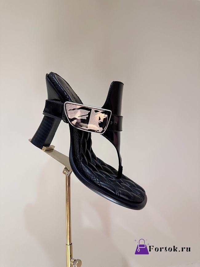 Fortok Burberry Bay Sandals in Black - 1