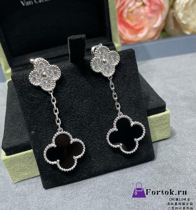 Fortok Van Cleef & Arpels Black Agate & Diamond Two-flower Four-leaf Clover Earrings - 1