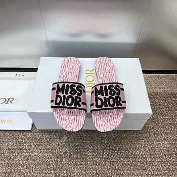 Fortok Dior Dway Heeled Slide Embroidered Cotton and Pale Pink Miss Dior Allover Motif