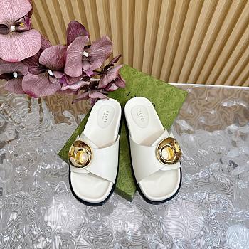 Fortok Gucci Marina Chain Slide Sandals in White