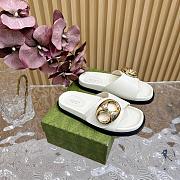 Fortok Gucci Marina Chain Slide Sandals in White - 5