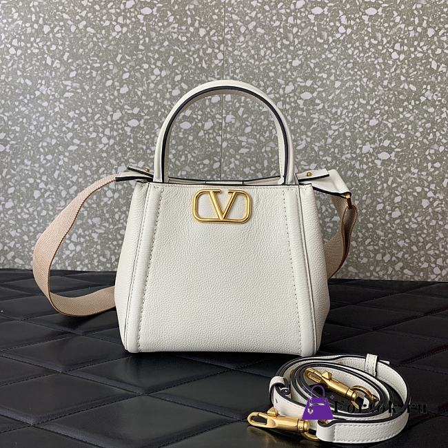 Fortok Valentino Garavani Alltime Small Handbag In White Grainy Calfskin 19x17x14cm - 1