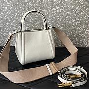 Fortok Valentino Garavani Alltime Small Handbag In White Grainy Calfskin 19x17x14cm - 2