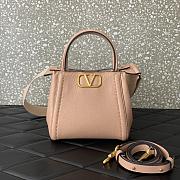 Fortok Valentino Garavani Alltime Small Handbag In Light Pink Grainy Calfskin 19x17x14cm - 1