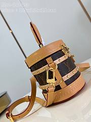Fortok Louis Vuitton Ellis Handbag Natural Cowhide-leather And Wood Trim M24843 19x12x11cm - 2