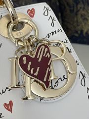 Fortok Dior Dioramour Lady My ABCDior Bag White Calfskin with Black&Red Je Vous Adore Print 20x8x17cm - 2