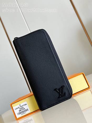 Fortok Louis Vuitton Aerogram Leather Zippy Wallet Black M81743 10x20x2cm