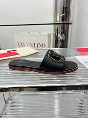 Fortok Valentino Vlogo Cut-Out Calfskin Slides Black - 6