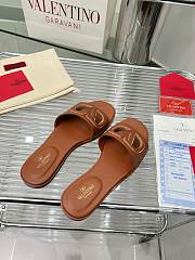 Fortok Valentino Vlogo Cut-Out Calfskin Slides Brown - 3