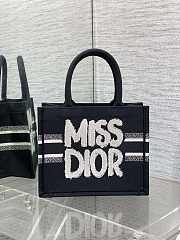 Fortok Dior Book Tote Black and White Miss Dior Graffiti Embroidery 36x27.5x16.5cm - 1