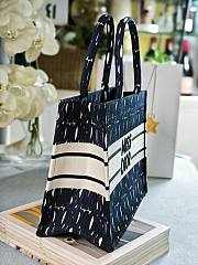 Fortok Dior Book Tote Black and Dark Blue Miss Dior Allover Embroidery 36x27.5x16.5cm - 5