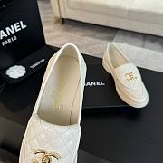 Fortok Chanel White Quilted Leather Classic Loafers - 4