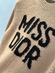 Fortok Dior 24 Miss Dior Graffiti Letter Jacquard Knitted Sweater in Beige/Blue - 5