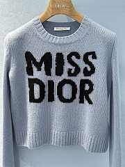 Fortok Dior 24 Miss Dior Graffiti Letter Jacquard Knitted Sweater in Beige/Blue - 4