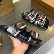 Fortok Burberry Brown Check Pattern Sandals - 6