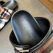 Fortok Burberry Brown Check Pattern Sandals - 5