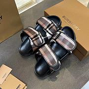 Fortok Burberry Brown Check Pattern Sandals - 3