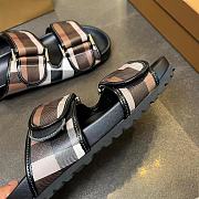 Fortok Burberry Brown Check Pattern Sandals - 2