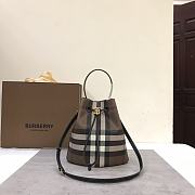 Fortok Burberry Brown Mini Bucket Bag 16x26x26cm - 1