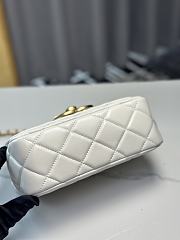 Fortok Chanel 24b Double C Logo Flap Bag White 13.5x19x7cm - 6