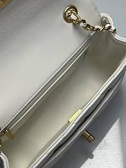 Fortok Chanel 24b Double C Logo Flap Bag White 13.5x19x7cm - 5