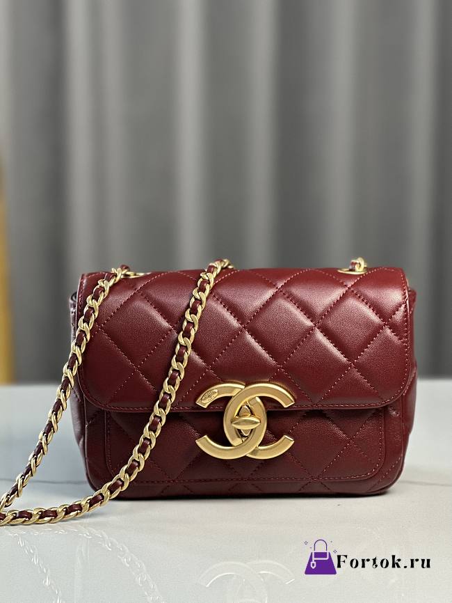 Fortok Chanel 24b Double C Logo Flap Bag Burgundy 13.5x19x7cm - 1