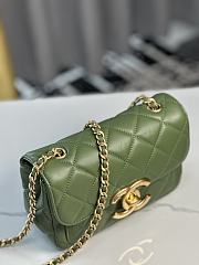 Fortok Chanel 24b Double C Logo Flap Bag Green 13.5x19x7cm - 4