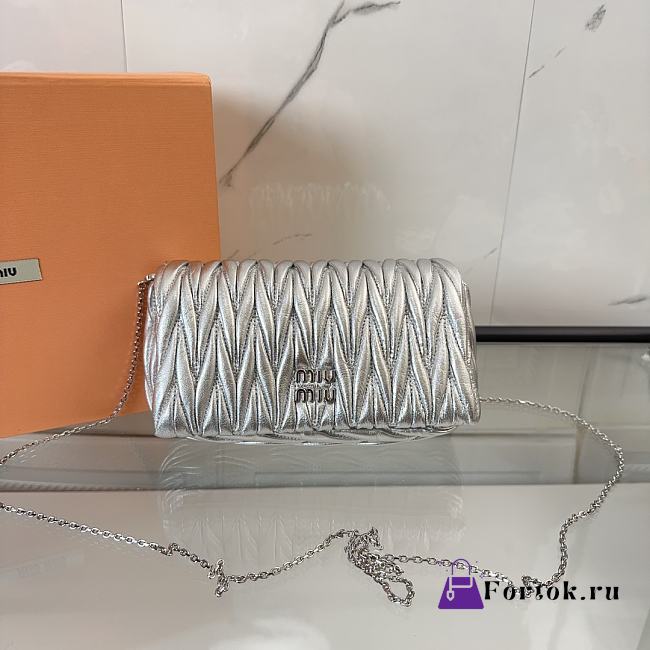Fortok Miu Miu Matelassé Nappa Leather Bag Silver 18x9.5x4cm - 1