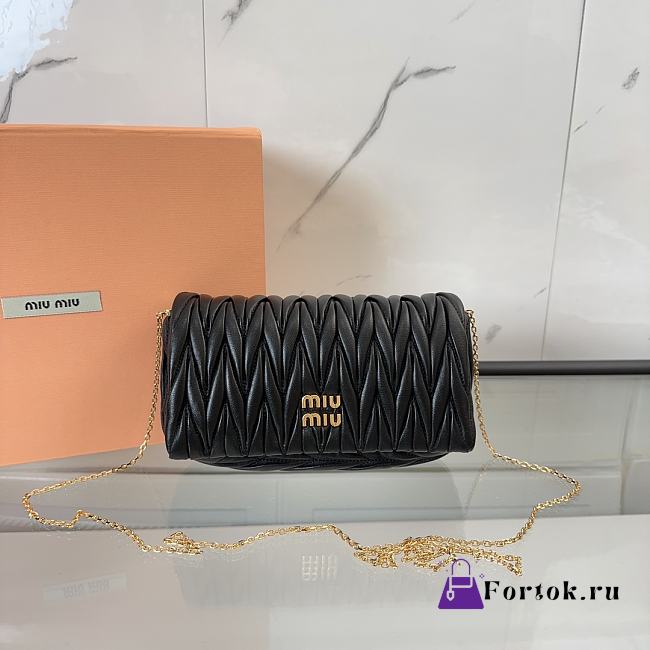 Fortok Miu Miu Matelassé Nappa Leather Bag Black 18x9.5x4cm - 1