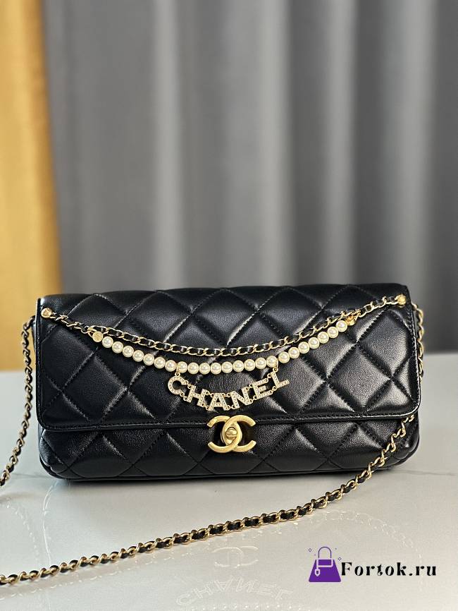 Fortok Chanel 24A Pearl Chain Baguette Bag Black 13x27x5cm  - 1