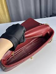 Fortok Chanel 24A Pearl Chain Baguette Bag Burgundy 13x27x5cm  - 4