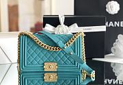 Fortok Chanel Leboy Grained Leather Gold-tone Metal Bag in Lake Green 25x14.5x8cm - 1