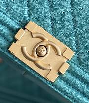 Fortok Chanel Leboy Grained Leather Gold-tone Metal Bag in Lake Green 25x14.5x8cm - 2