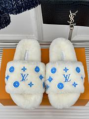 Fortok Louis Vuitton Lujia Fur Slippers White & Blue - 1