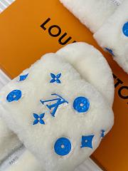 Fortok Louis Vuitton Lujia Fur Slippers White & Blue - 5