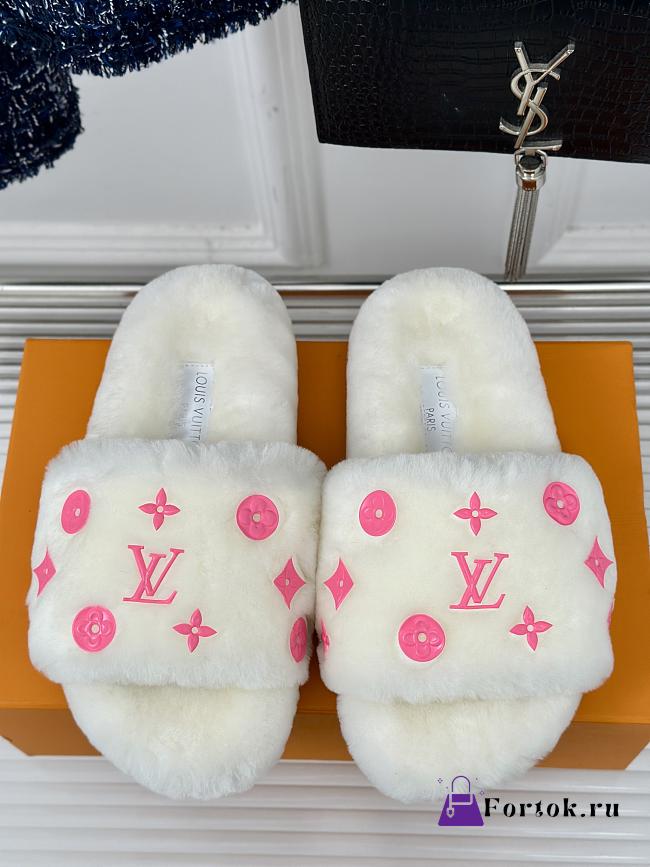 Fortok Louis Vuitton Lujia Fur Slippers White & Pink - 1