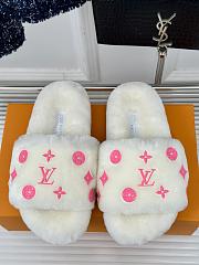 Fortok Louis Vuitton Lujia Fur Slippers White & Pink - 1